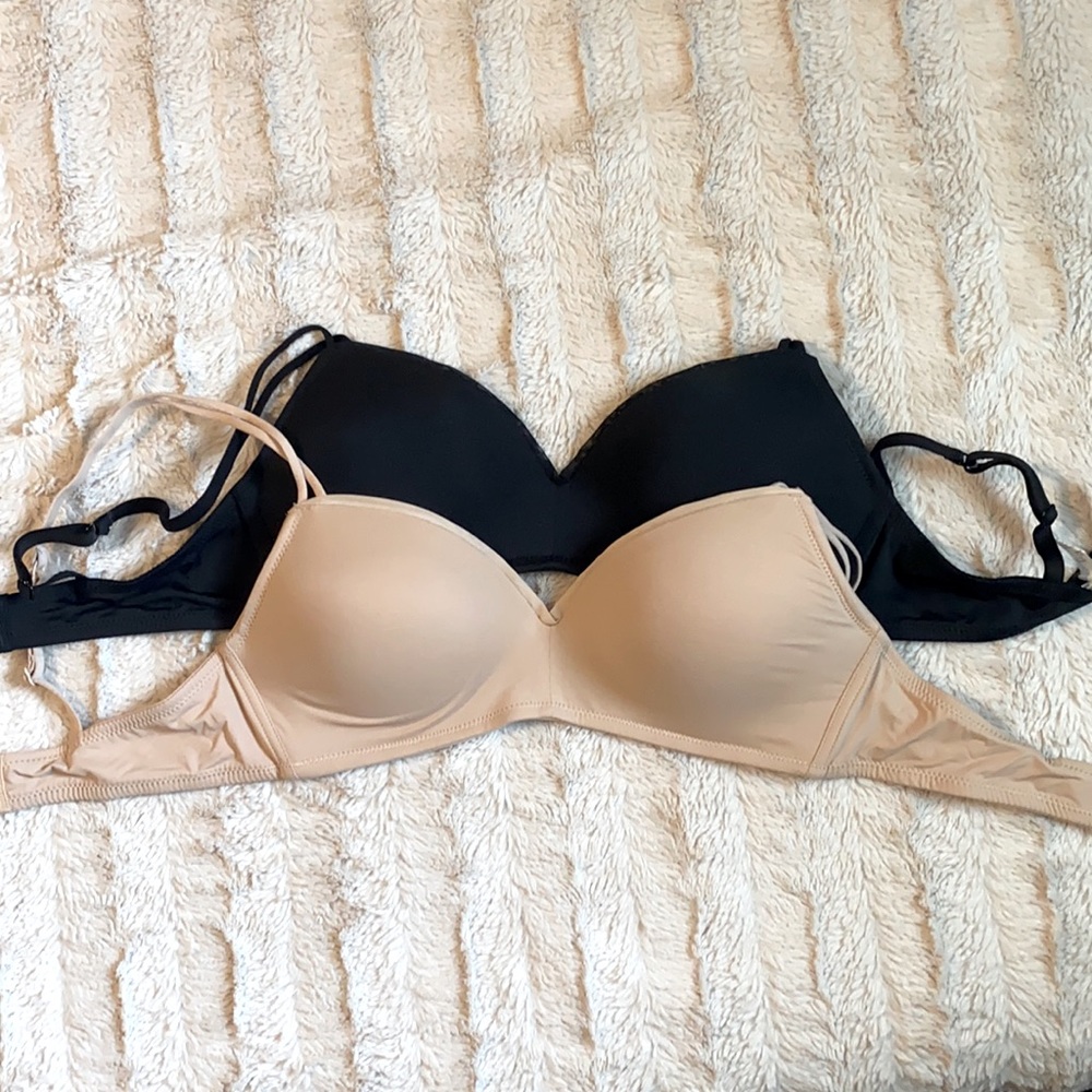 2 Aerie bras